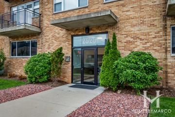 2525 W. Bryn Mawr building in the West Ridge neighborhood of Chicago, IL