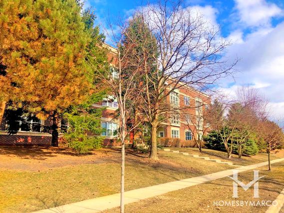 Heritage Place building in Libertyville, IL