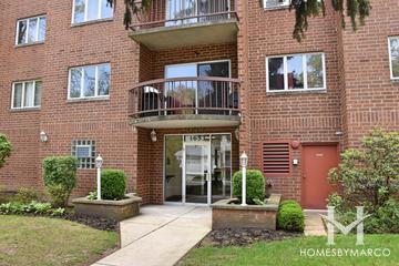 River Street Condominiums building in Des Plaines, IL