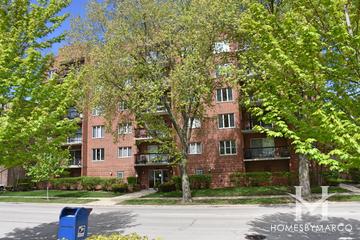 820 Graceland building in Des Plaines, IL