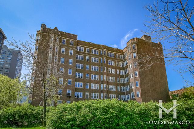 6334 N. Sheridan building in the Edgewater neighborhood of Chicago, IL