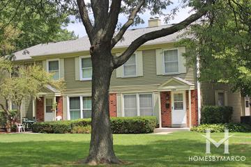 Heritage Lake Estates subdivision in Wheaton, IL
