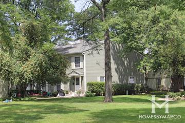 Heritage Lake Estates subdivision in Wheaton, IL
