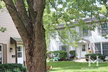 Heritage Lake Estates subdivision in Wheaton, IL