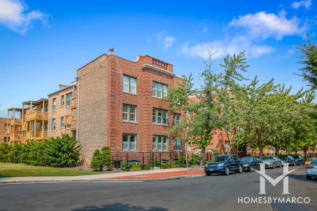 2018 N. Burling St. building in the Lincoln Park neighborhood of Chicago, IL