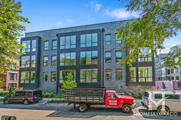 2643 N. Hermitage building in the Lincoln Park neighborhood of Chicago, IL