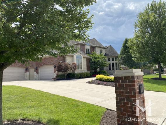 Royal Oak Estates subdivision in Orland Park, IL