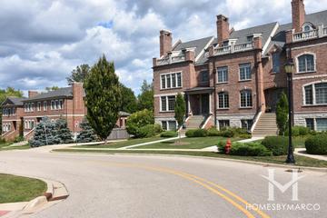 School Street building in Libertyville, IL