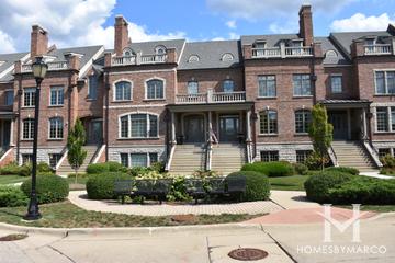 School Street building in Libertyville, IL