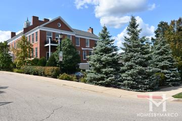 School Street building in Libertyville, IL