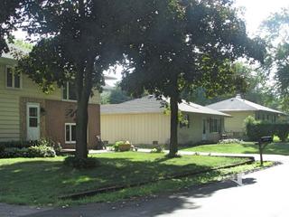 Crystal Woodlands subdivision in Crystal Lake, IL