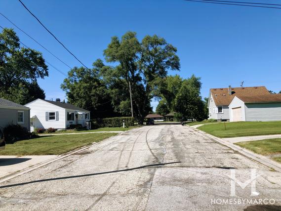 Photos of Fox River Beach subdivision in South Elgin, IL