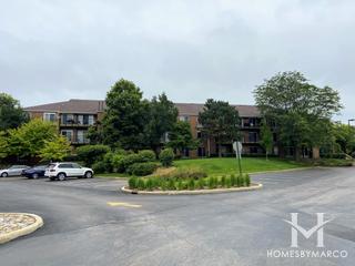 Chardonnay on the Lake subdivision in Elk Grove Village, IL