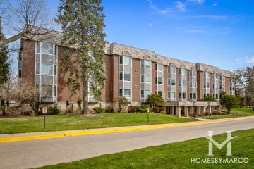 Bristol Court building in Park Ridge, IL