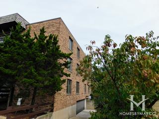 Oakton Villa building in Park Ridge, IL