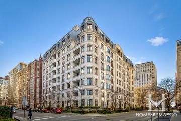 65 E. Goethe building in the Gold Coast neighborhood of Chicago, IL