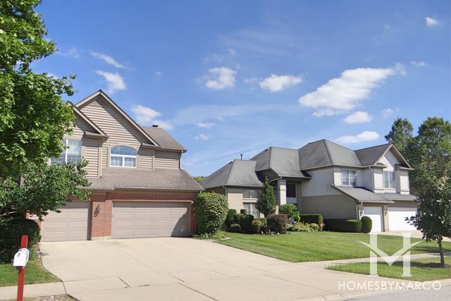 Photos of Prairie Grove subdivision in Buffalo Grove, IL