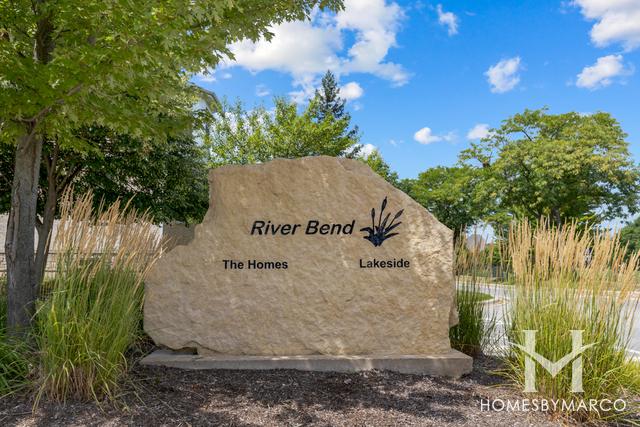 Photos of River Bend subdivision in Lisle, IL