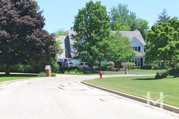 Paradise Park Estates subdivision in Libertyville, IL