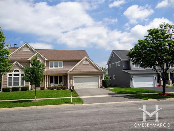 Rolling Oaks subdivision in Carol Stream, IL