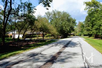 Oak Spring Woods subdivision in Libertyville, IL