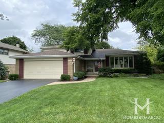 Northbrook Knolls subdivision in Northbrook, IL
