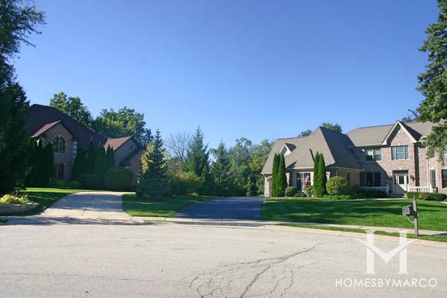 Barrington Court subdivision in Barrington, IL