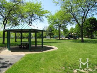 Grosse Pointe Village subdivision in Vernon Hills, IL