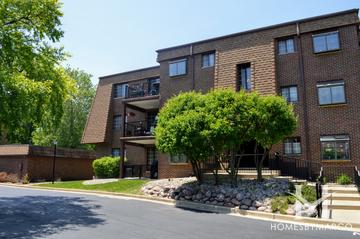 Duane Street Condos building in Glen Ellyn, IL