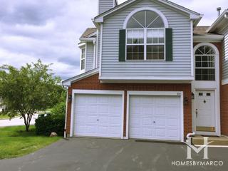 Carriages of Grosse Pointe building in Vernon Hills, IL