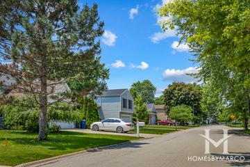 Deerpath subdivision in Vernon Hills, IL