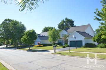 Photos of Hawthorn Club subdivision in Vernon Hills, IL