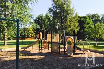 Greentree subdivision in Libertyville, IL