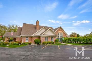 Lake Arlington Towne subdivision in Arlington Heights, IL