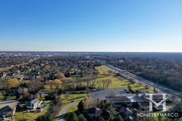 Lake Arlington Towne subdivision in Arlington Heights, IL