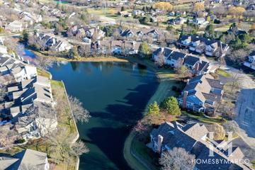 Lake Arlington Towne subdivision in Arlington Heights, IL