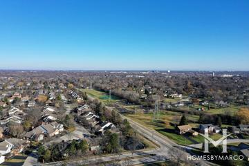 Lake Arlington Towne subdivision in Arlington Heights, IL