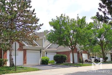 Lake Arlington Towne subdivision in Arlington Heights, IL