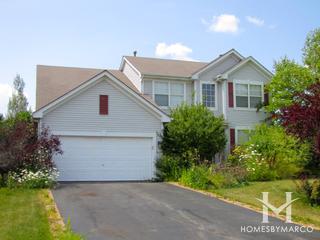 Country Place subdivision in Lindenhurst, IL