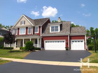 Country Place subdivision in Lindenhurst, IL