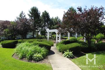 Country Place subdivision in Lindenhurst, IL