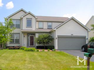 Country Place subdivision in Lindenhurst, IL