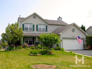 Country Place subdivision in Lindenhurst, IL