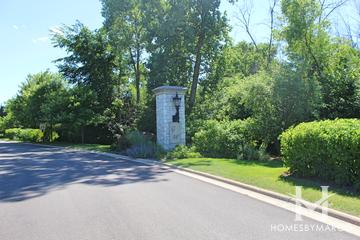 Glenmore Woods subdivision in Lake Bluff, IL