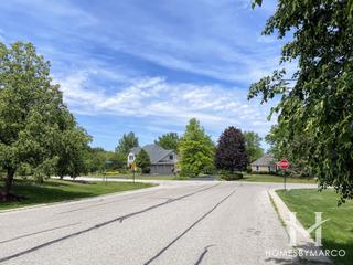 Walnut Creek subdivision in Hawthorn Woods, IL