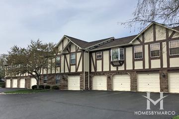 Cambridge Square building in Libertyville, IL