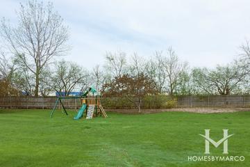 Cambridge Square building in Libertyville, IL