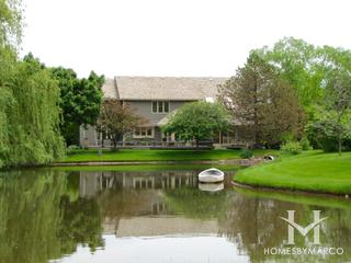 Huntington Lakes subdivision in Libertyville, IL