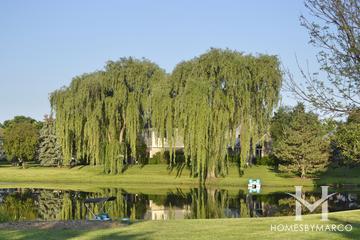 Canterbury subdivision in Libertyville, IL