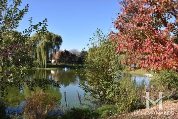 Canterbury subdivision in Libertyville, IL
